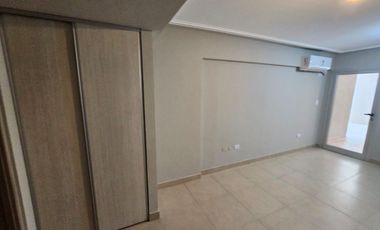 Departamento en alquiler B° Norte  Mono con patio