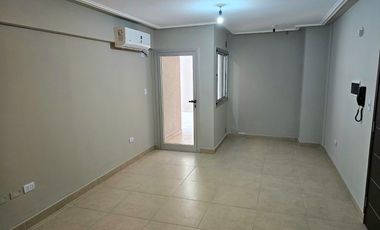 Departamento en alquiler B° Norte  Mono con patio