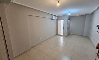 Departamento en alquiler B° Norte  Mono con patio