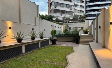 Departamento en alquiler B° Norte  Mono con patio