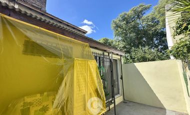 Dúplex en Venta de 2 dormitorios, patio con parrilla. Barrio Smithfield, Centro Zárate