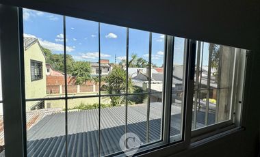 Dúplex en Venta de 2 dormitorios, patio con parrilla. Barrio Smithfield, Centro Zárate