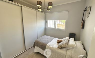 Dúplex en Venta de 2 dormitorios, patio con parrilla. Barrio Smithfield, Centro Zárate