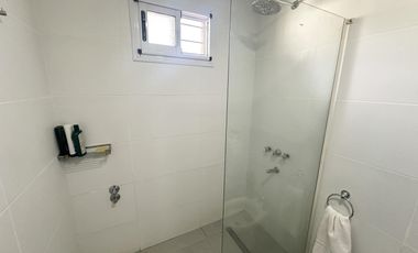 Dúplex en Venta de 2 dormitorios, patio con parrilla. Barrio Smithfield, Centro Zárate