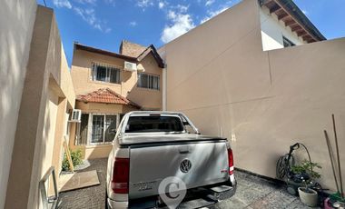 Dúplex en Venta de 2 dormitorios, patio con parrilla. Barrio Smithfield, Centro Zárate