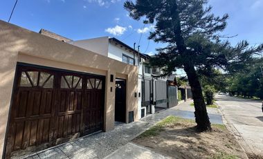 Dúplex en Venta de 2 dormitorios, patio con parrilla. Barrio Smithfield, Centro Zárate