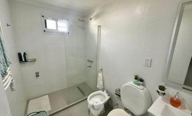 Dúplex en Venta de 2 dormitorios, patio con parrilla. Barrio Smithfield, Centro Zárate