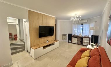 Dúplex en Venta de 2 dormitorios, patio con parrilla. Barrio Smithfield, Centro Zárate