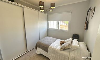 Dúplex en Venta de 2 dormitorios, patio con parrilla. Barrio Smithfield, Centro Zárate