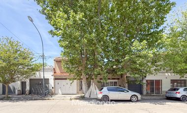 Casa 4 ambientes con cochera y patio en Nueva Pompeya Mar Del Plata