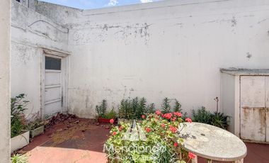Casa 4 ambientes con cochera y patio en Nueva Pompeya Mar Del Plata