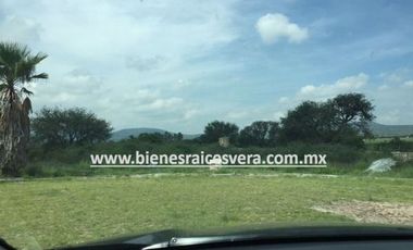 TERRENO EN VENTA EN TEQUISQUIAPAN EN FRACC. VIÑEDOS. Rafa