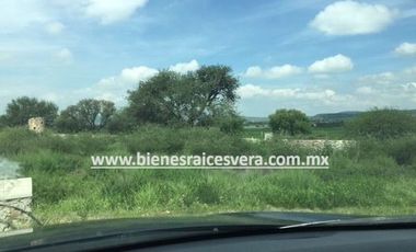 TERRENO EN VENTA EN TEQUISQUIAPAN EN FRACC. VIÑEDOS. Rafa