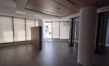 Local en Alquiler en Av. Caseros 3400 esq. Taborda. Parque Patricios