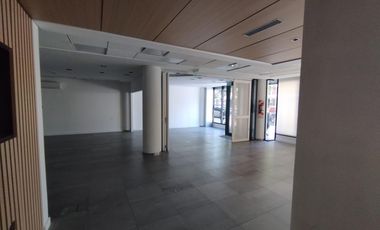 Local en Alquiler en Av. Caseros 3400 esq. Taborda. Parque Patricios