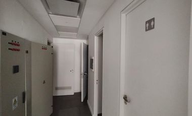 Local en Alquiler en Av. Caseros 3400 esq. Taborda. Parque Patricios