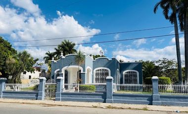 Property with Neo-Colonial Yucatecan Architecture