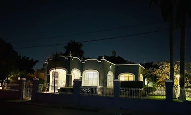 Property with Neo-Colonial Yucatecan Architecture