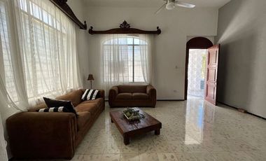 Property with Neo-Colonial Yucatecan Architecture