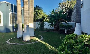 Property with Neo-Colonial Yucatecan Architecture