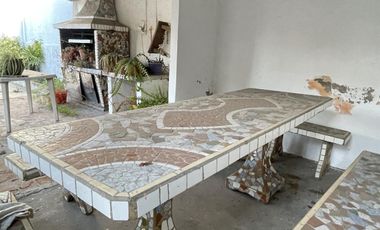 Venta casa 4 ambientes con jardín en Villa Dominico