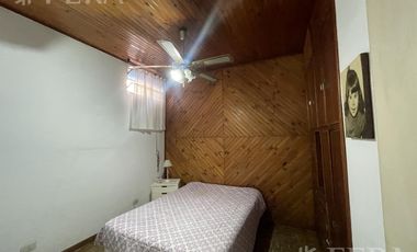 Venta casa 4 ambientes con jardín en Villa Dominico