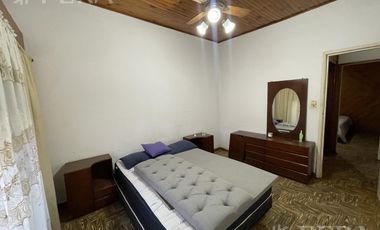 Venta casa 4 ambientes con jardín en Villa Dominico