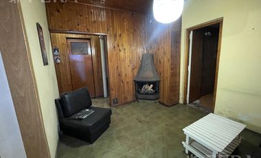 Venta casa 4 ambientes con jardín en Villa Dominico