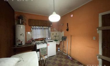 Venta casa 4 ambientes con jardín en Villa Dominico