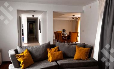 Venta casa 4 dom. estudio, quincho, piscina, Calle Los Cipreses Barrio Rio Grande.- Neuquén cap.-