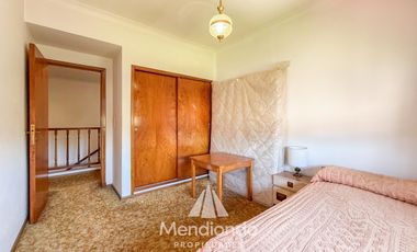 Casa 4 amb. de 199m2 tot. con Cochera y gran parque. San Carlos (Paso y Güemes)