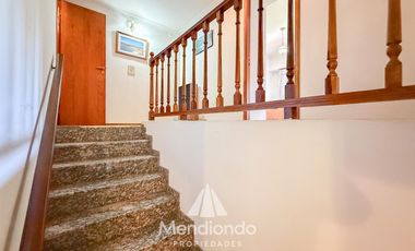 Casa 4 amb. de 199m2 tot. con Cochera y gran parque. San Carlos (Paso y Güemes)