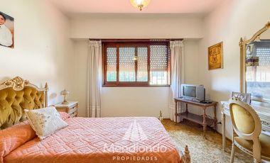 Casa 4 amb. de 199m2 tot. con Cochera y gran parque. San Carlos (Paso y Güemes)