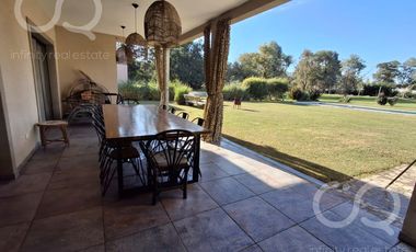 Impecable casa en venta Casuarinas Del Pilar Club de Campo