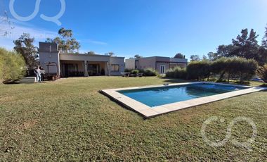 Impecable casa en venta Casuarinas Del Pilar Club de Campo