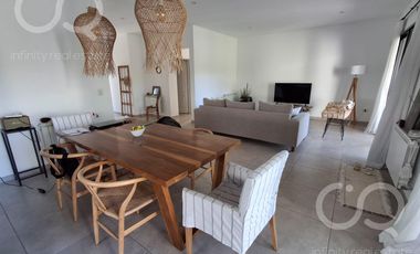 Impecable casa en venta Casuarinas Del Pilar Club de Campo