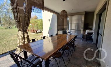 Impecable casa en venta Casuarinas Del Pilar Club de Campo