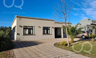 Impecable casa en venta Casuarinas Del Pilar Club de Campo
