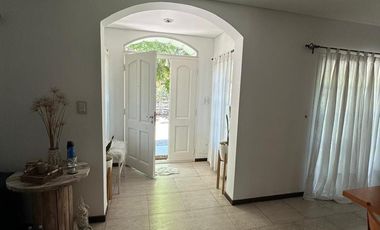 Casa Amoblada en Solar del Bosque – 4 Ambientes, Quincho, Piscina y Aire Central - Canning