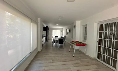 Casa Amoblada en Solar del Bosque – 4 Ambientes, Quincho, Piscina y Aire Central - Canning