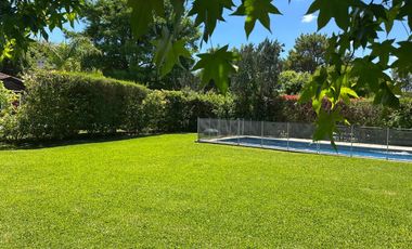 Casa Amoblada en Solar del Bosque – 4 Ambientes, Quincho, Piscina y Aire Central - Canning