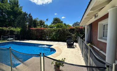 Casa Amoblada en Solar del Bosque – 4 Ambientes, Quincho, Piscina y Aire Central - Canning