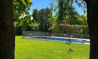 Casa Amoblada en Solar del Bosque – 4 Ambientes, Quincho, Piscina y Aire Central - Canning