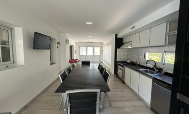 Casa Amoblada en Solar del Bosque – 4 Ambientes, Quincho, Piscina y Aire Central - Canning