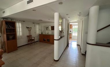 Casa Amoblada en Solar del Bosque – 4 Ambientes, Quincho, Piscina y Aire Central - Canning