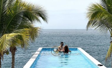 Departamentos a Pie de Playa en la Zona Hotelera de Puerto Vallarta, Jalisco