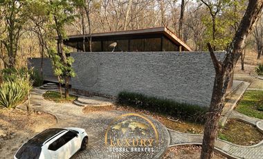Casa de Campo de Lujo en Venta, Fracc. Reserva de los Encinos, Jalisco