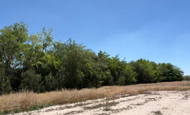 Terreno a la venta en calle Monteagudo
