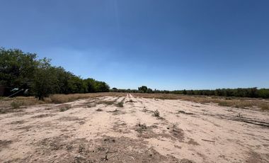 Terreno a la venta en calle Monteagudo