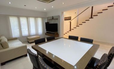 VENTA CASA 5 AMBIENTES EN PARQUE CISNEROS